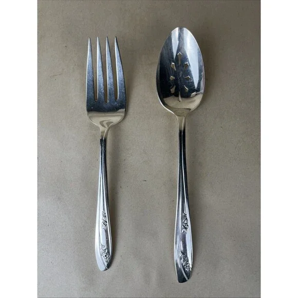Wm. Rogers IS Lady Fair Cold Meat Serving fork 7 3/4