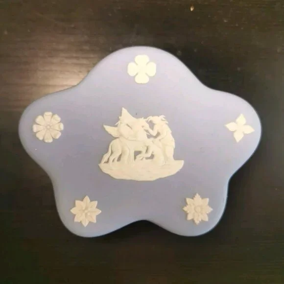 1957 Wedgwood Jasperware Blue England‎ Pegasus Trinket Box