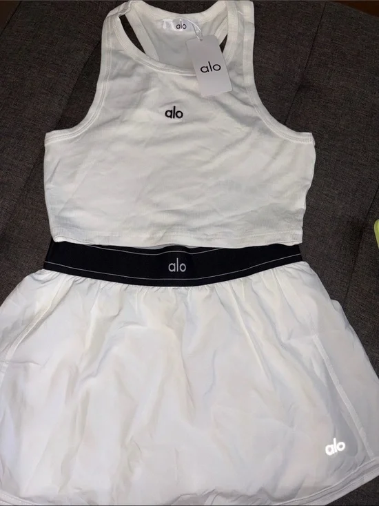 ALO Yoga White Athletic Skirt with Black Waistband