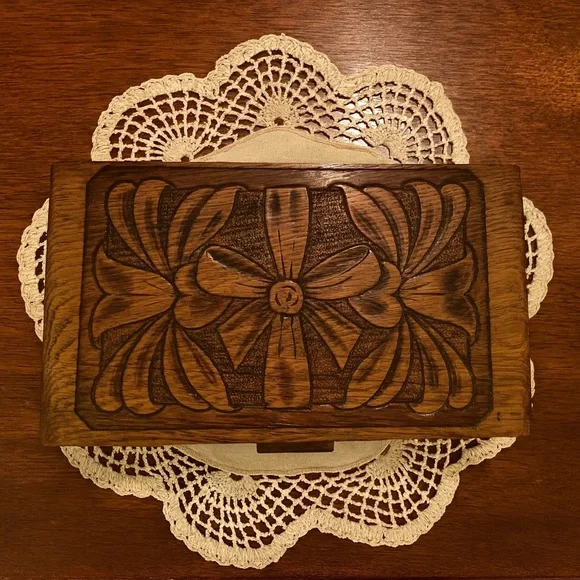 Vintage Solid Wood Carved Bow Candy Jewelry Box Dovetail Mirror Red Felt Lined