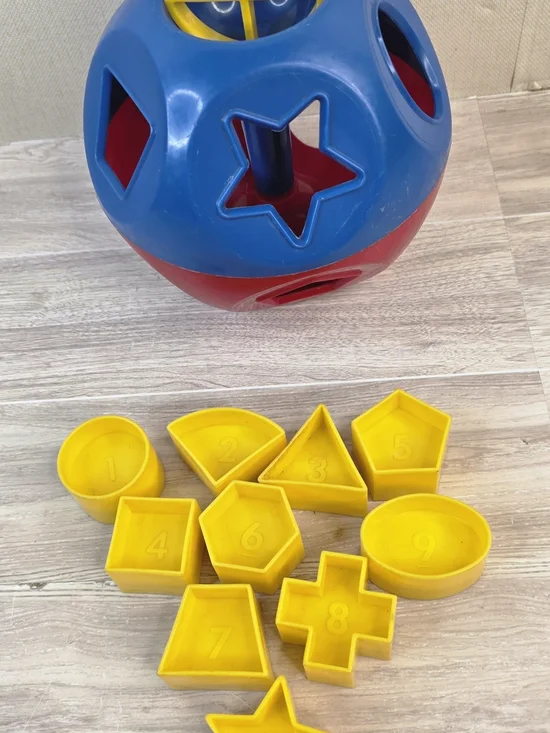 Tupperware Shape O Toy