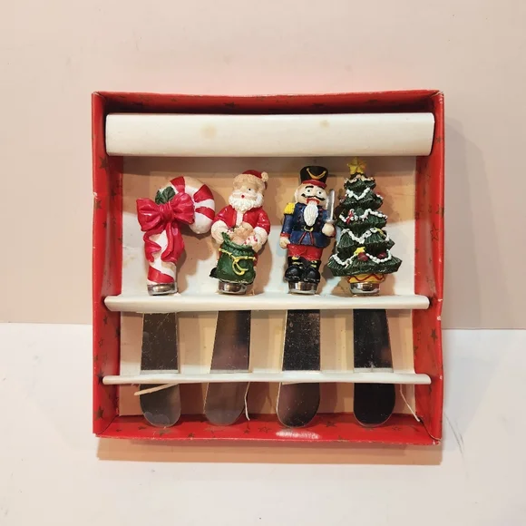 Festive Holiday Boxed Set Of 4 Christmas Cheese Spreaders