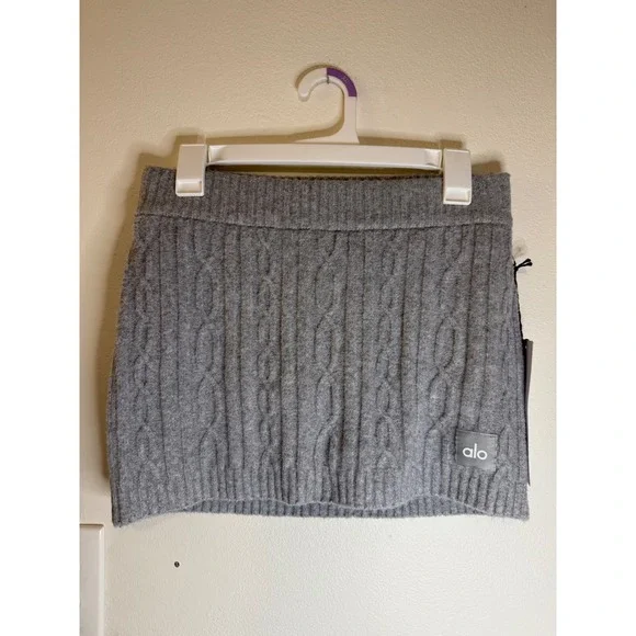 Alo Yoga Cable Knit Winter Bliss Mini Skirt Athletic‎ Heather Gray Size S NWT