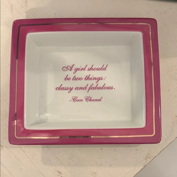 Two's Company White Jewelry Organizer