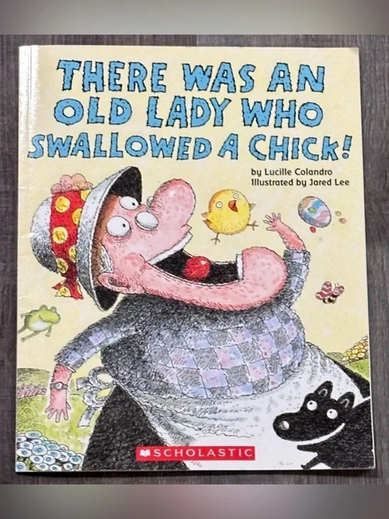 💞 New Scholastic “There Was An Old Lady Who Swallowed A Chick!” Easter Book
