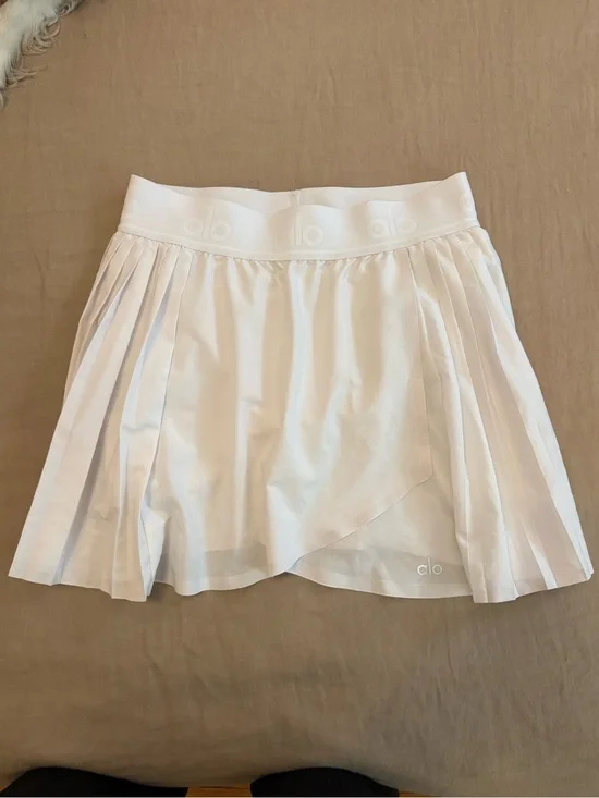 ALO White Pleated Skirt S Women's Athletic Activewear Tennis Yoga Pickleball