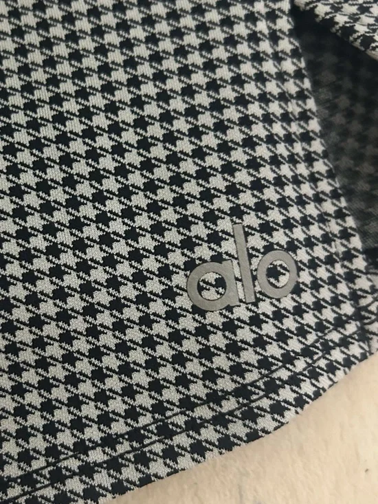 ALO Yoga Black Legging with Black-and-White (ACCEPTING OFFERS)