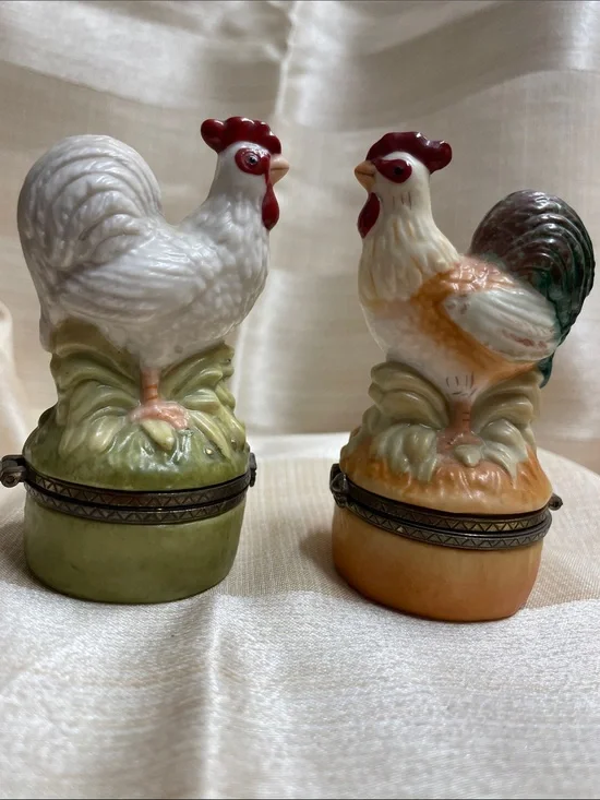 Vintage Ceramic Rooster Jewelry Trinket Box - White & Multi-Color
