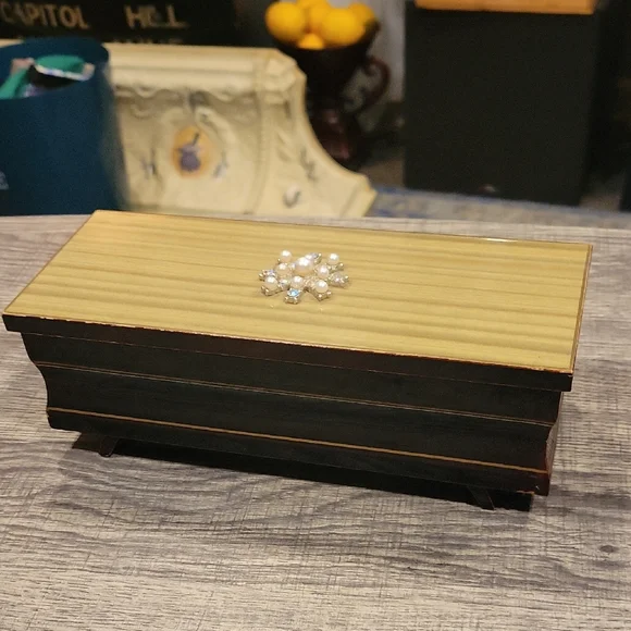 Elegant Antique Plum Laquer and Wooden Jewel Music Box