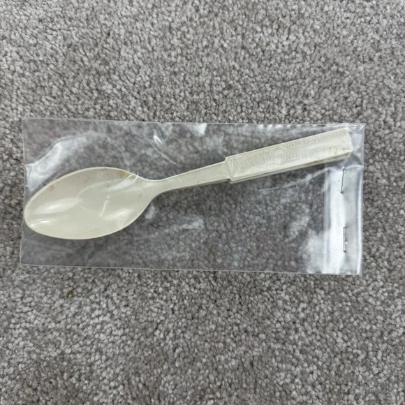 2 Vintage Wendy's Fast Food Restaurant Plastic Spoons 