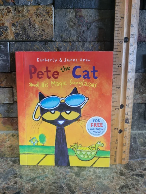 Pete the Cat and his magic sunglasses‎ Happy Meal book New