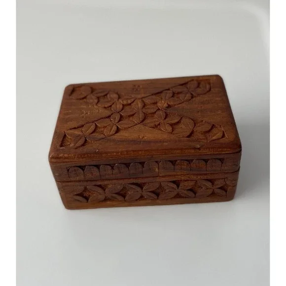 Carved Wood‎ Trinket Box Jewelry Storage Box Floral Design 5x3x2.5
