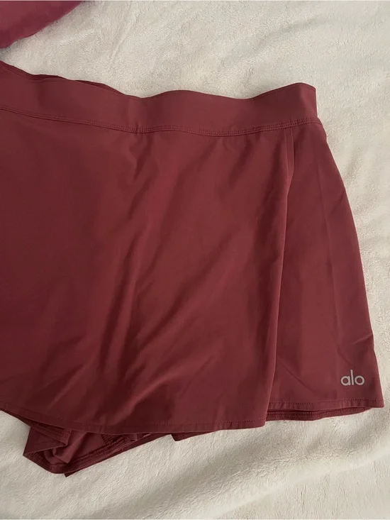 ALO Yoga Women's Maroon Athletic Skirt