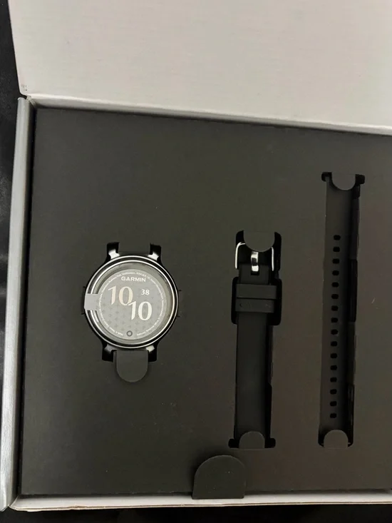 NEW IN BOX Garmin Black Smartwatch feat. Interchangeable silicone bands