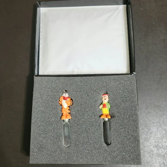 Tony the Tiger and Keebler Elf cheese spreaders