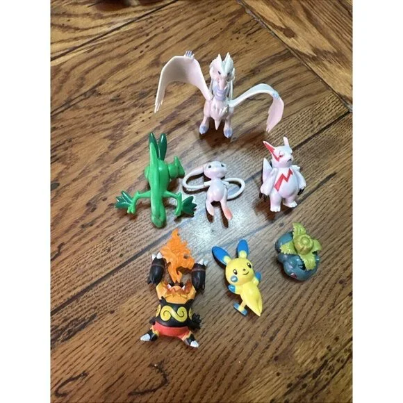 TOMY Pokemon Figure Lot Of 7 Flareon