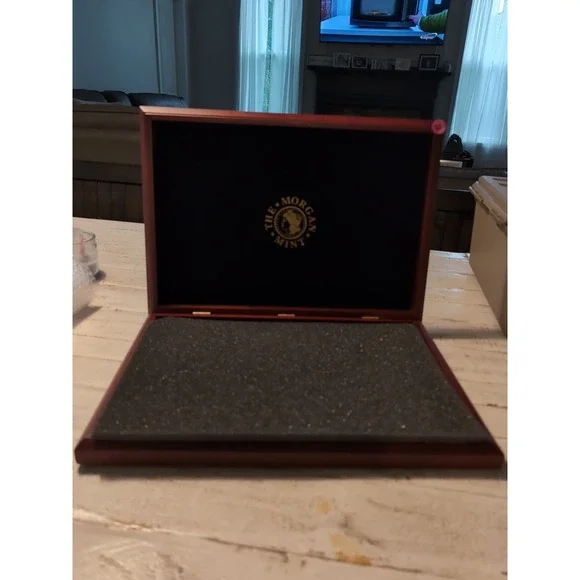 Coin Presentation Box / The Morgan Mint / Statehood Quarter Dollars Cherry Wood