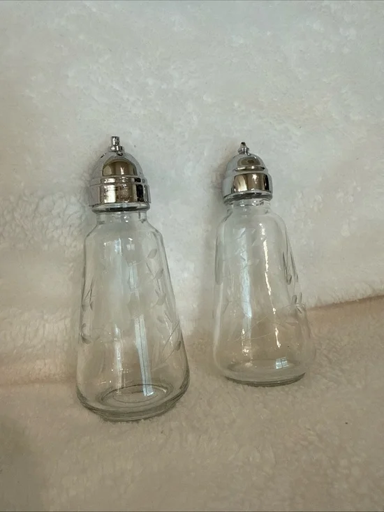 Princess house heritage crystal glass salt and pepper shakers no chips floral