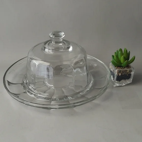 Clear Paneled Glass Cheese Dome W/11” Plate To Hold Crackers