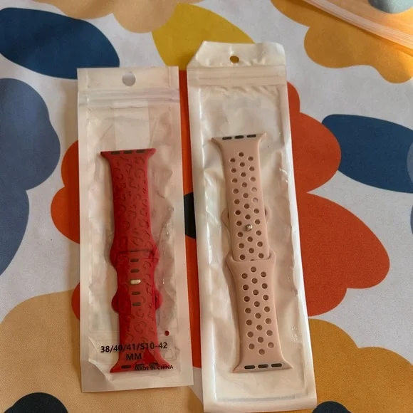 Red and Pink Apple Watch Bands. ⏱️