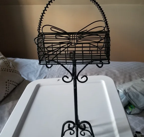 Black Wire Jewelry Stand Purse Theme with a Bow