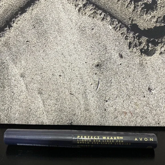 AVON Perfect Wear Liquid Eye Liner Pen‎ Violet Sealed New