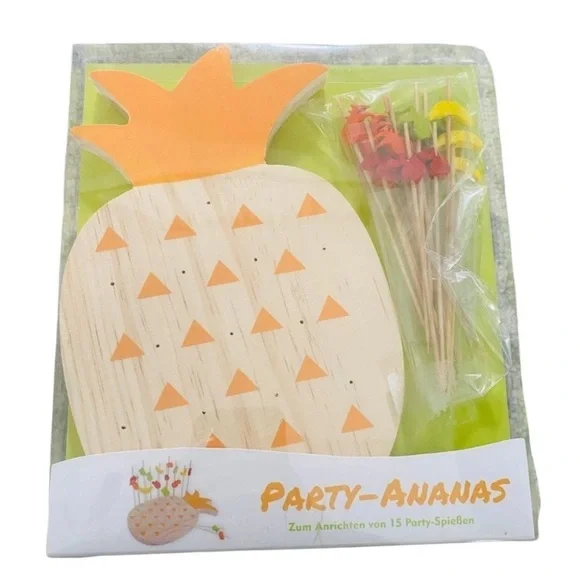 NEW Wood Party Pineapple Cheese Board & 15 Fruit Picks