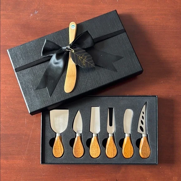 NWOT Elegant Cheese Knife Set with Black and Brown Handles