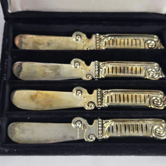 Godinger for The Bombay Company Set of 4 Silver Plated Butter Knife/Spreaders