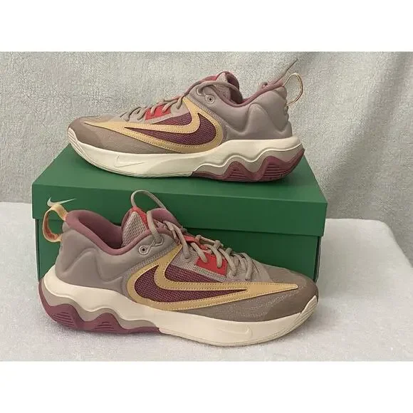 Nike Giannis Men’s Immortality 3 Shoes Size 7.5 Fossil Stone Celestial‎ Gold