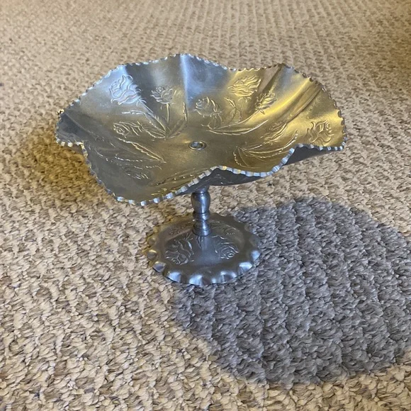 Vintage Harber & Shlevin hammered aluminum pedestal server dish.