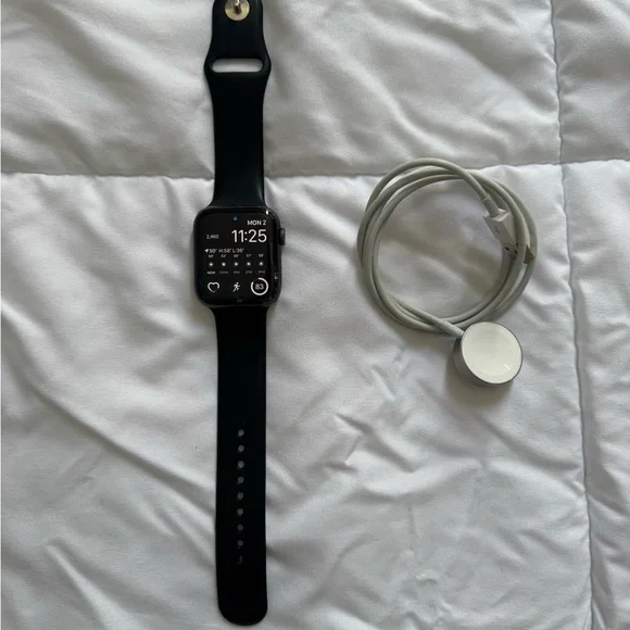 Apple Watch SE (GPS, 44mm) - Space Gray With Black Sport Band & Charger