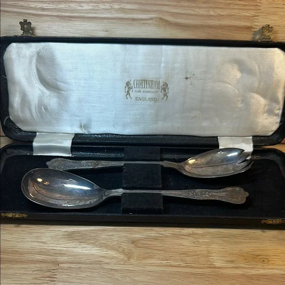 Vintage cheltenham and co England Em Silver Serving Utensils Set in case