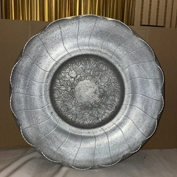 vintage hand-wrought hammered aluminum serving tray or‎ bowl Roses Leaves Detail