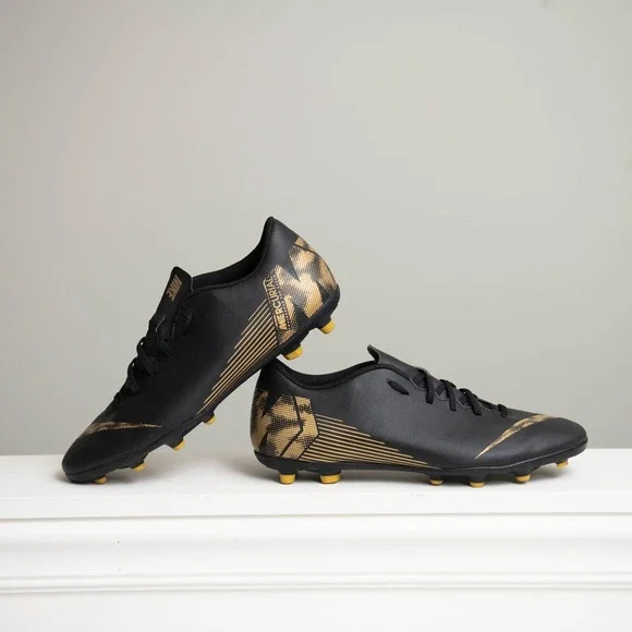 Nike Mercurial Soccer Cleats Vapor 12 Club FG Mens 12 Black Gold Striker Speed‎
