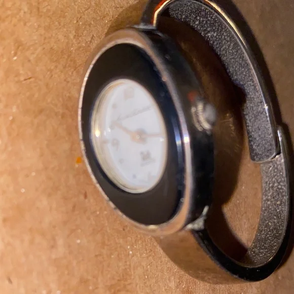 Vintage Gloria Vanderbilt Watch - needs battery
