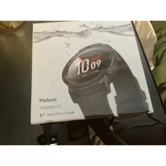 Mobvoi TicWatch E2 Smartwatch Wear OS Google Black Fitness Tracker WG12026