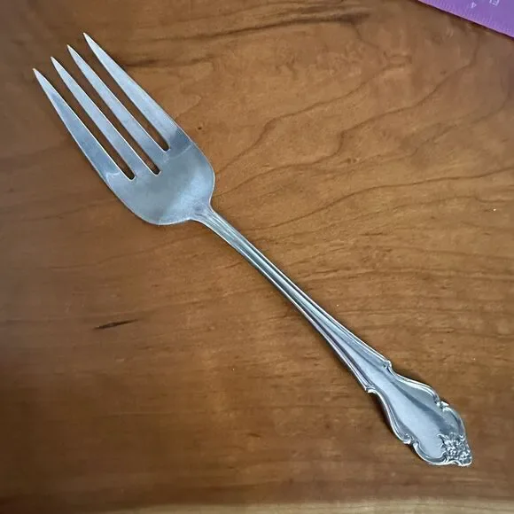 International Stainless Deluxe American Rose Meat Serving Fork