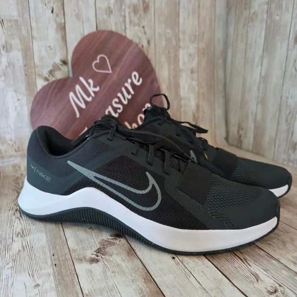 Men's Nike Black Athletic Sneakers Size 11.5