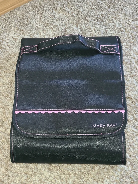 🆑️Mary Kay Roll-up Black with Pink Trim Makeup Organizer