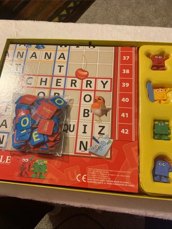 Scrabble Junior Game Like NEW A Fun letters & words learning game With 2 levels