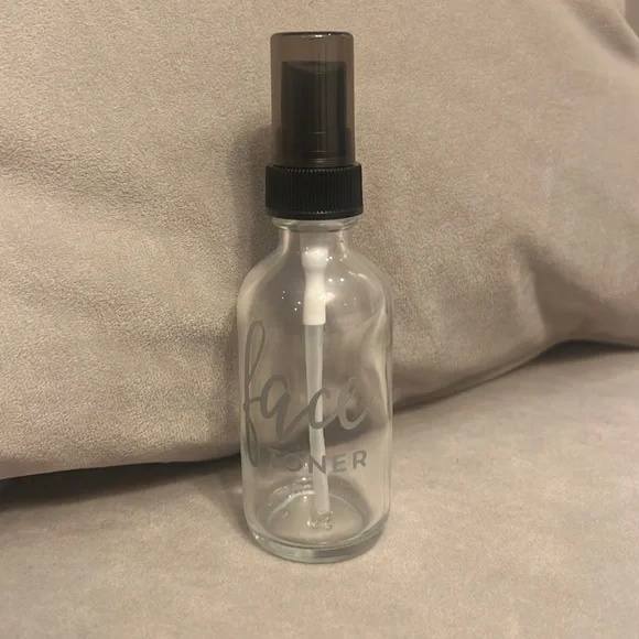 2 oz. Spray Bottle with Face Toner Decal‎