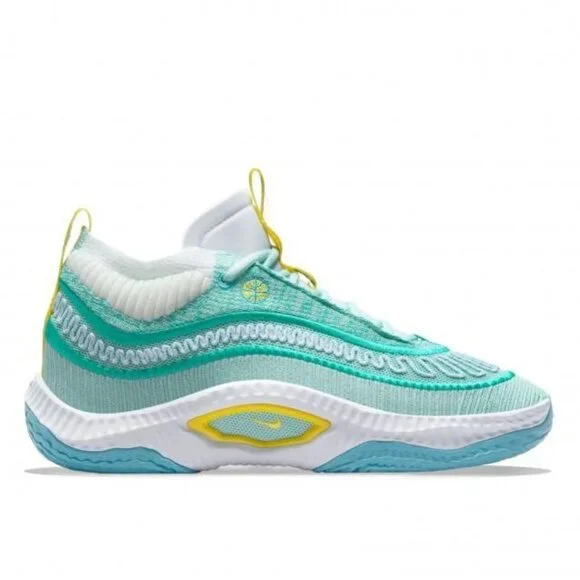 NWT Nike Cosmic Unity 3 Basketball Shoes