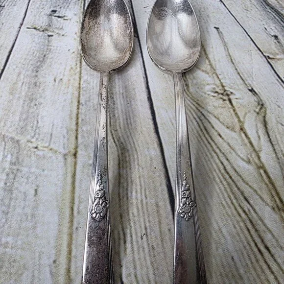 Holmes & Edwards YOUTH I.S. Silverplate Serving Spoons Set of 2   Appx 8.5