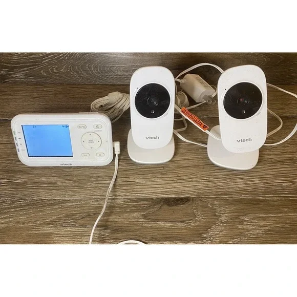 VTech VM3252-2, 2.8in Digital Video Baby Monitor, With Two Cameras Night Vision