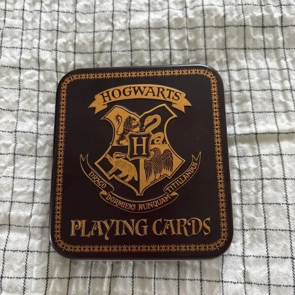 Harry Potter Wizard World Hogwarts Playing Cards in Tin Game New Collectors