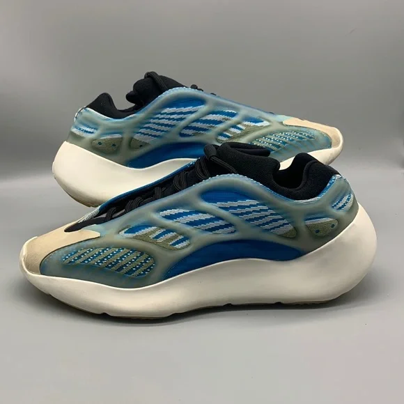 Adidas Yeezy 700 V3 Arzareth G54850 Men's Size 9.5 Shoe