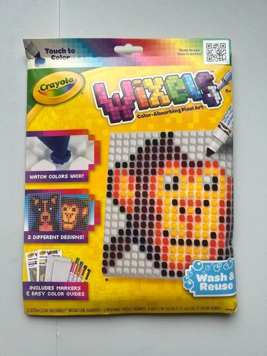 Crayola Wixels Animal Activity Kit: Kids Craft Set with Markers & Patterns
