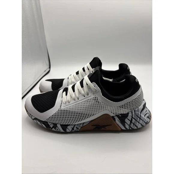 Reebok Flashfilm Training shoes Women's Size 10/Mens Size 8.5 White Black