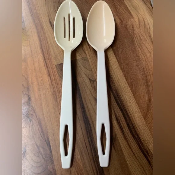 Vintage Tailor Made Nylon Almond Utensils 11.5